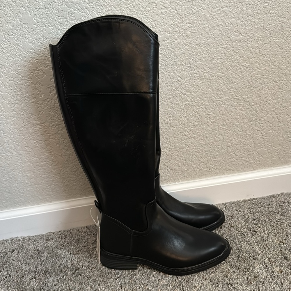 NWT boots